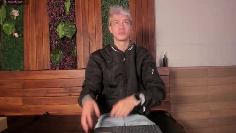 Nick  online show from December 19, 12:22 pm