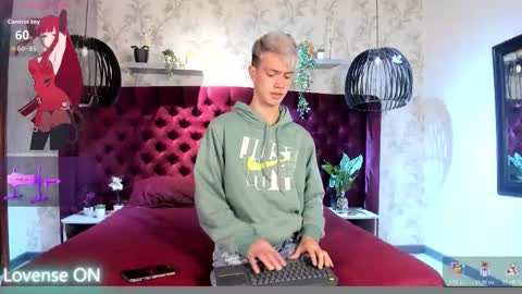 Nick  online show from November 6, 12:30 pm