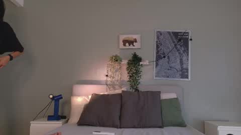 NICKI FOX  online show from December 22, 7:31 pm