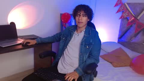 Nickolas Muoz online show from February 16, 7:16 pm