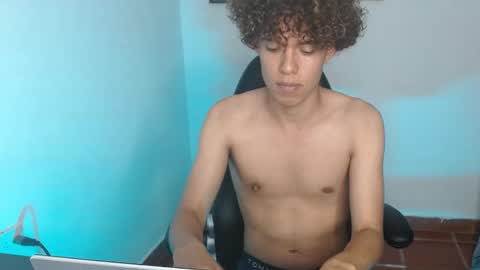 Nickolas Muoz online show from December 26, 12:46 am