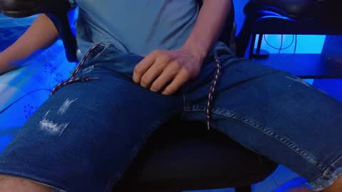 Nickolas Muoz online show from December 29, 1:13 am