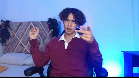 Nickolas Muoz online show from January 5, 9:47 pm