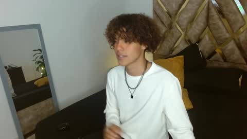 Nickolas Muoz online show from January 29, 9:28 pm