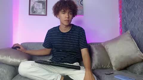 Nickolas Muoz online show from February 14, 8:05 pm