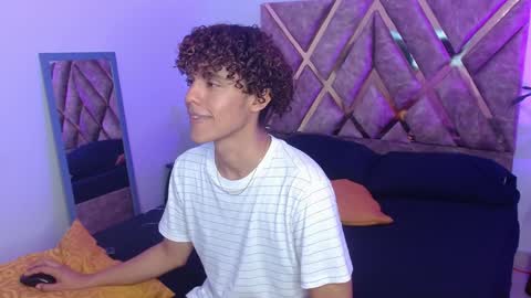 Nickolas Muoz online show from February 2, 4:22 pm