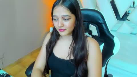 nicky_rosee1 online show from July 20, 6:42 pm
