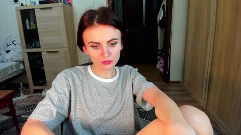 Nicky Weekends online show from February 3, 11:42 am