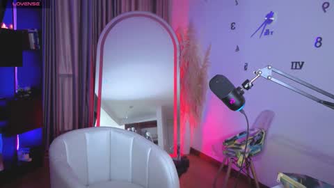 Nicky online show from October 26, 10:20 pm