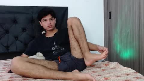 Nicolas y Alex online show from February 10, 8:21 pm