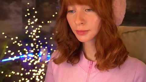 Nicol Moonn online show from December 20, 6:53 am