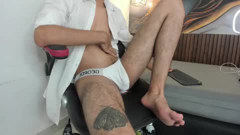 nicolasfine online show from October 30, 6:52 pm