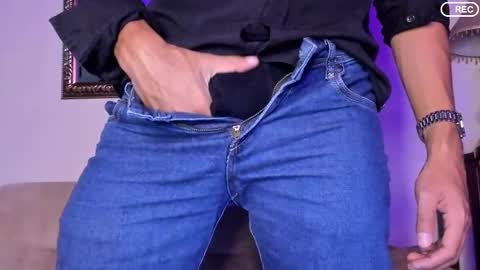 nicolasrodrii online show from December 13, 11:55 pm