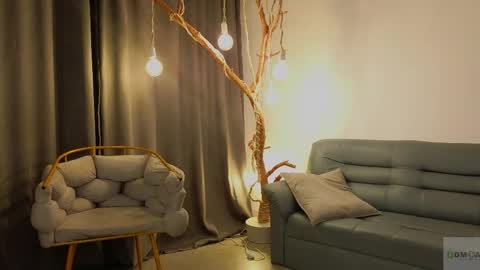 Nicole online show from May 19, 9:11 pm