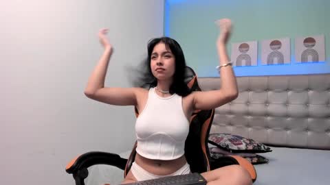 Nicol online show from December 19, 2:34 am