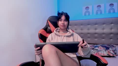 Nicol online show from December 6, 11:41 pm