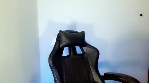 nicole_kiss01 online show from October 8, 10:54 am