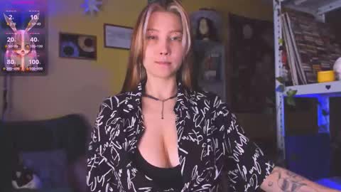Snapshot of nicole_matt chatting on October 6, 12:17 am Nicole online show from October 6, 12:17 am