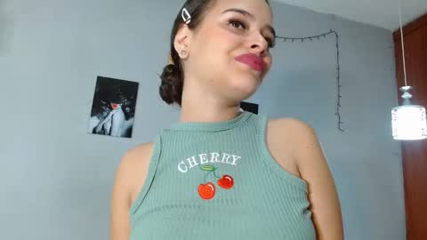 nicole_mayer01 online show from October 15, 11:33 am