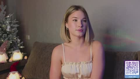 Nicole online show from December 9, 3:54 pm