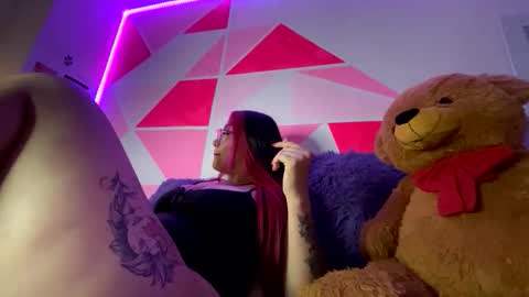 Nicole online show from April 5, 6:32 am