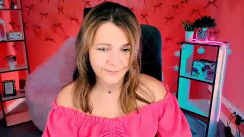 nicolehits online show from February 28, 1:37 pm