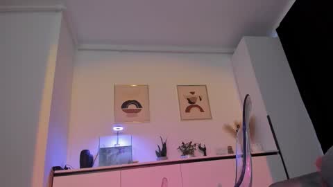 nicoleirisxxx online show from September 16, 7:00 am