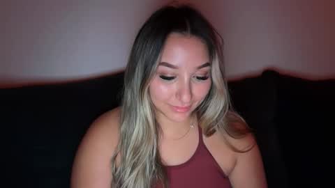 Snapshot of nicolelovesyou444 chatting on October 23, 12:17 pm nicolelovesyou444 online show from October 23, 12:17 pm