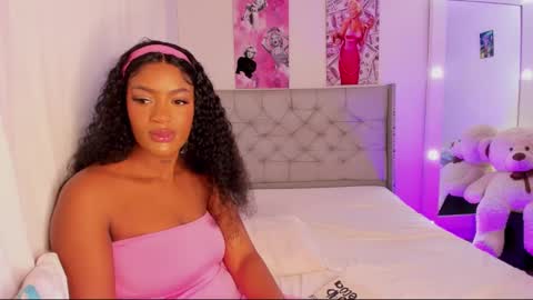 nicoleparker10 online show from December 5, 3:20 am