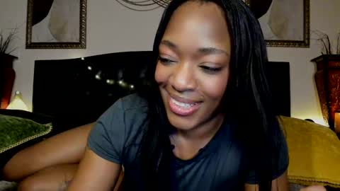 Snapshot of nicolesolace chatting on December 19, 2:12 am Nicole online show from December 19, 2:12 am