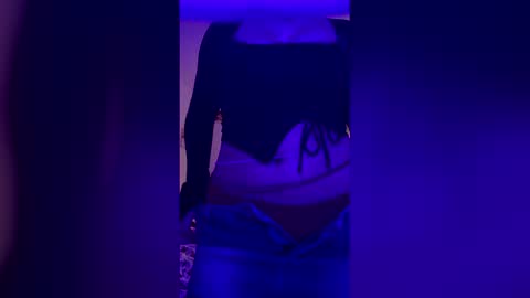 nicolewoody777 online show from March 22, 9:57 am