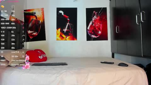 nicolle_hanks1 online show from February 27, 2:26 am