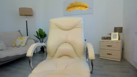 Nicole online show from June 19, 6:41 am