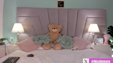 Nicolle Mays online show from February 10, 5:19 pm