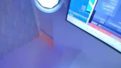 Nicolle Miley online show from December 18, 4:52 am