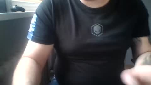 Snapshot of niewidoczny26 chatting on January 3, 12:29 pm Niewidoczny online show from January 3, 12:29 pm