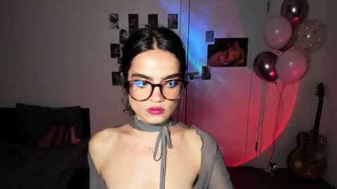 Snapshot of nightfloatt chatting on October 22, 7:04 pm Daisy online show from October 22, 7:04 pm