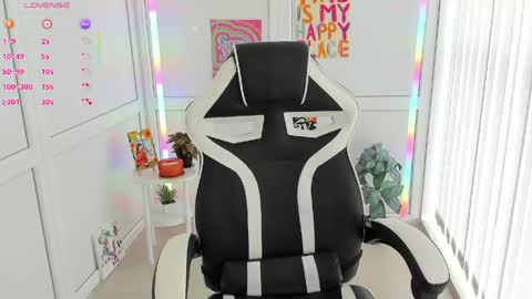 Bestie online show from May 11, 2:45 pm