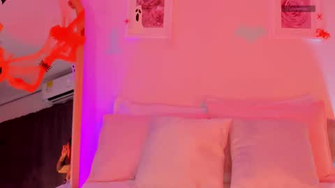 Snapshot of niinaink chatting on October 23, 11:44 am NINAINK online show from October 23, 11:44 am