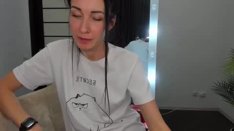 Snapshot of nikamiles chatting on December 20, 6:13 pm Nika online show from December 20, 6:13 pm