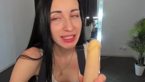 Snapshot of nikamiles chatting on December 23, 8:03 pm Nika online show from December 23, 8:03 pm