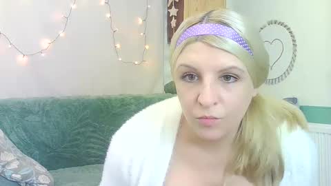 niki_leex online show from October 13, 7:21 am