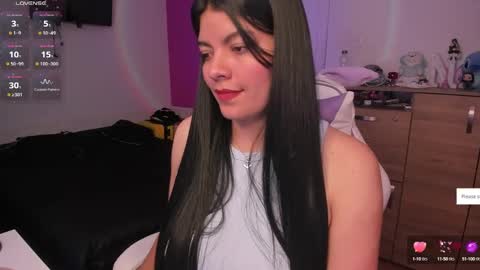 Snapshot of niki_sweet06 chatting on October 7, 12:17 am niki_sweet06 online show from October 7, 12:17 am