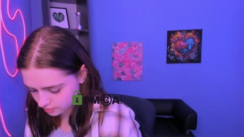 nikkalee online show from May 7, 11:28 am