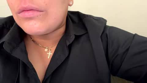 nikki_dd_ online show from July 17, 3:36 pm