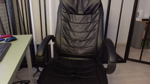 nikki online show from December 13, 9:46 am