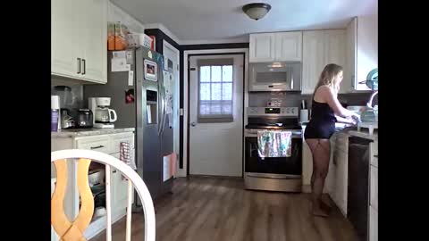 nikkib653466 online show from May 21, 5:30 pm