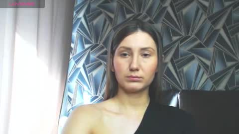 nikkikiss___ online show from February 14, 5:32 am