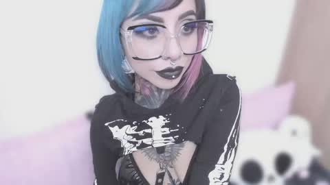 Nikki Ramone   online show from September 30, 11:37 pm