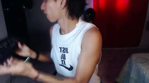 Snapshot of niklaus_wolf chatting on October 14, 8:56 pm niklaus_wolf online show from October 14, 8:56 pm